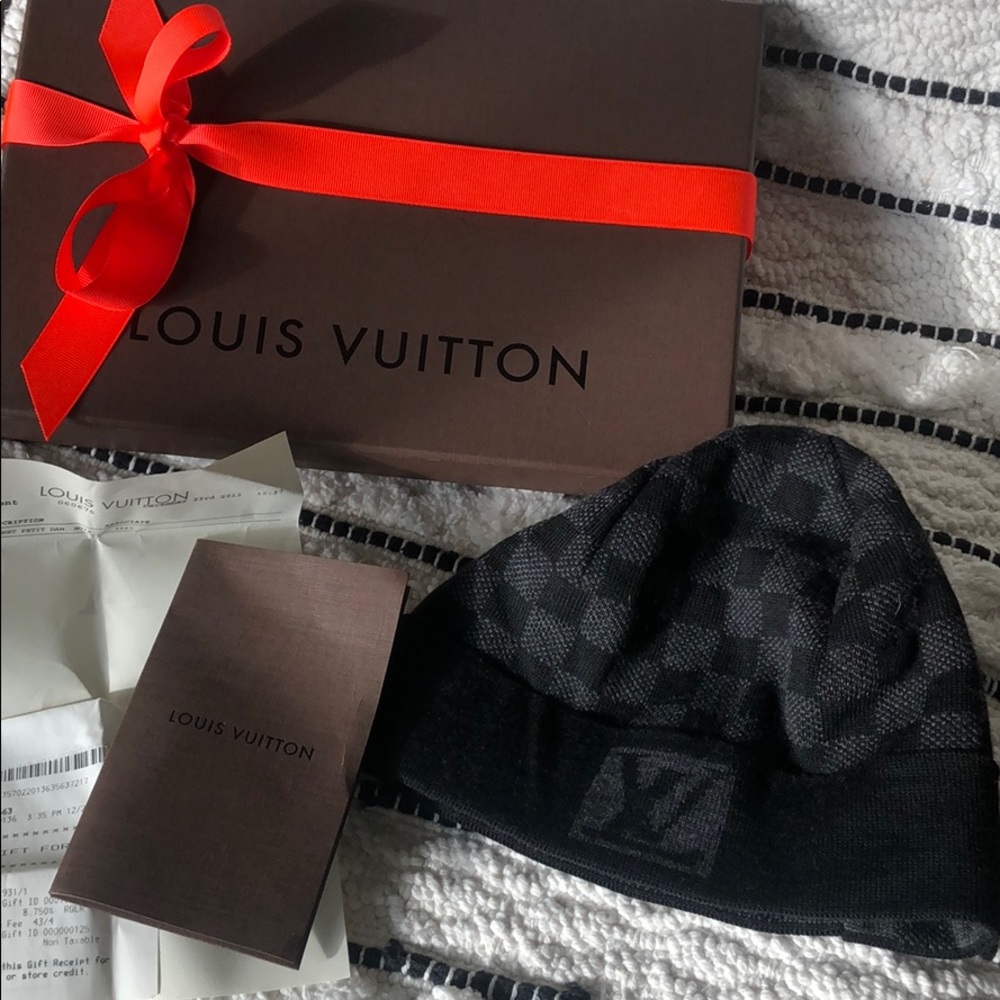 LV petit damier beenie